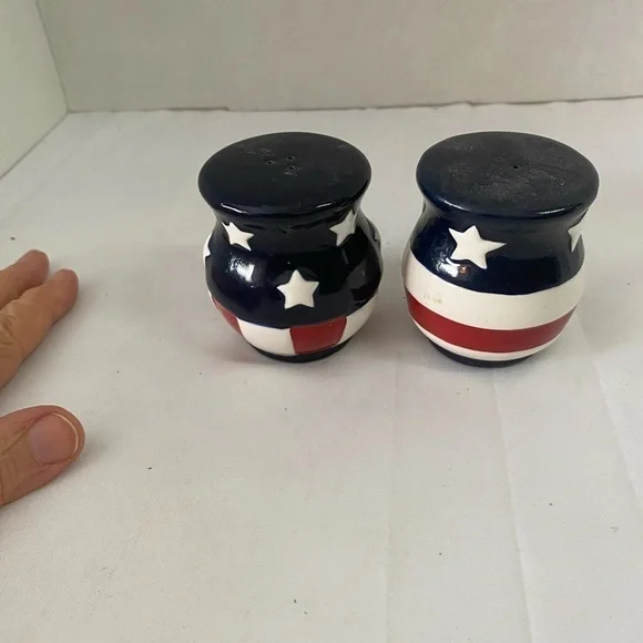 Patriotic Salt & Pepper Set (FH) - Picture 2 of 11